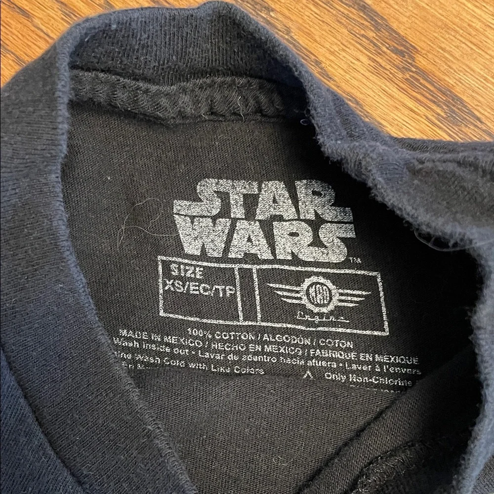 Kids Star Wars Brand Black SS Tee w/ The Last Jedi Movie Characters size XS